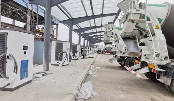 【重卡电动先锋】南宫体育app官网300-400kW重卡充电桩：亮点与应用典范(图5)