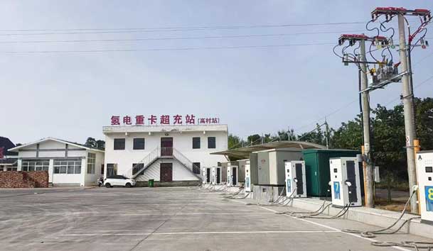 【重卡电动先锋】南宫体育app官网300-400kW重卡充电桩：亮点与应用典范(图6)