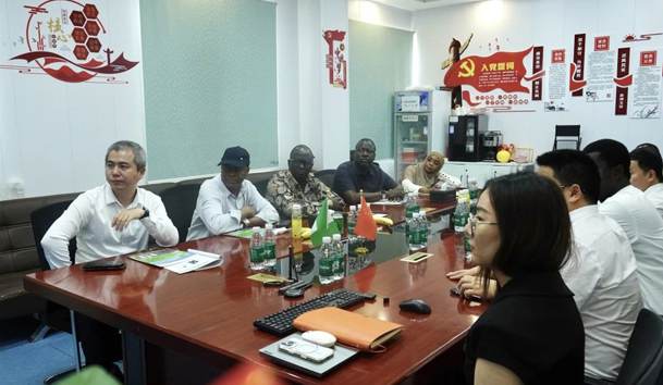 立足中国，链接世界｜尼日利亚合作伙伴来访南宫体育app官网总部，共促中非能源升级(图2)